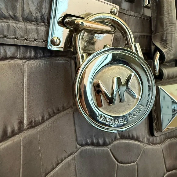 Michael Kors Vintage Croc Embossed Hilton Tote - Picture 8 of 16